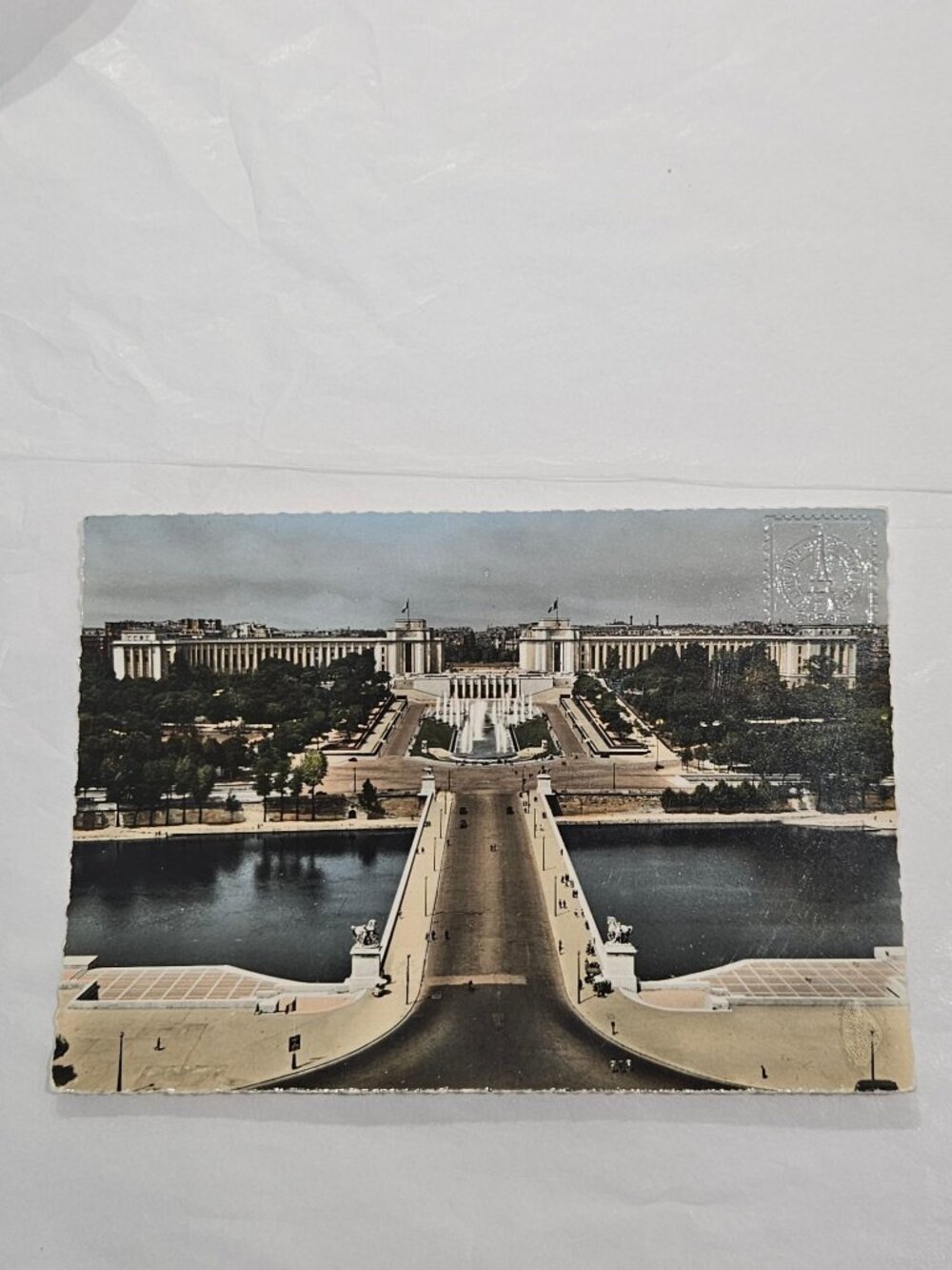 Palais de Chaillot and the Jardins du Trocadéro in Paris France Postcard